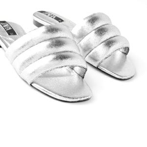 Zara quilted silver flat sandals size 7.5